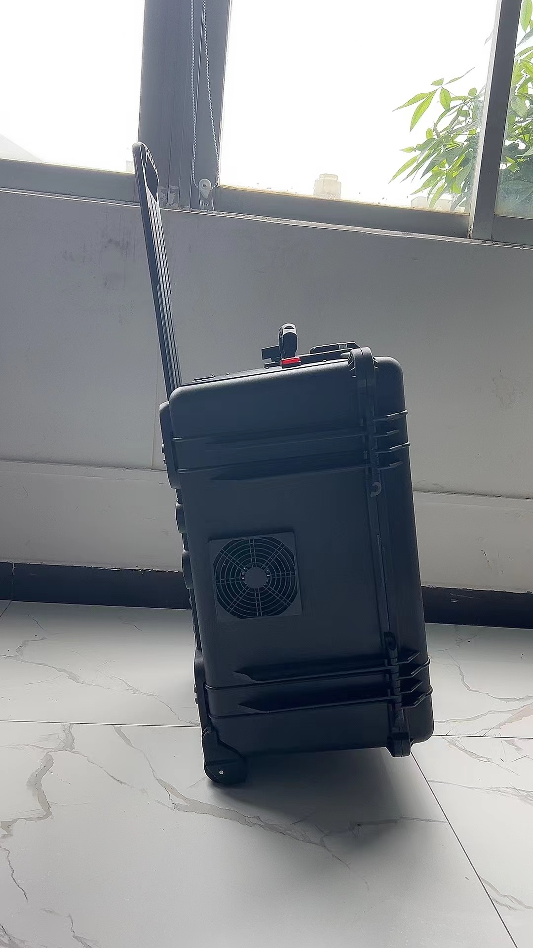 南圣镇手拉箱型移动通信干扰器
